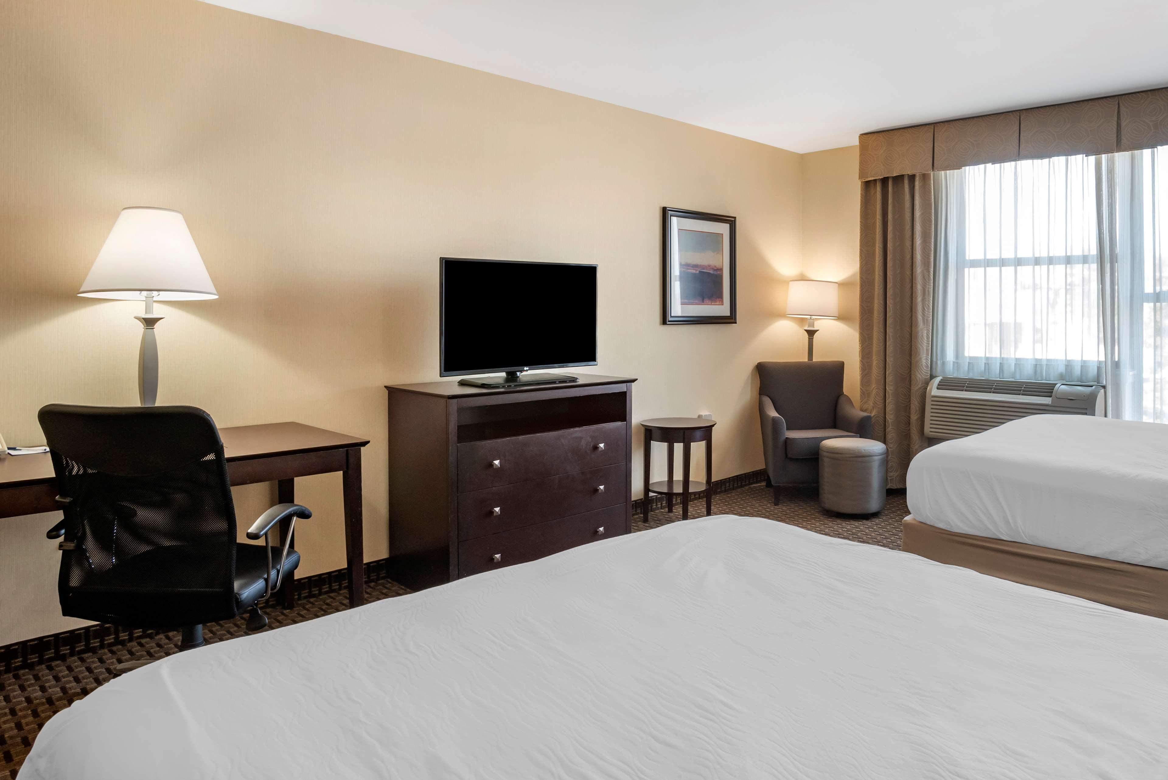 Best Western Plus Philadelphia Airport South - At Widener University Честер Экстерьер фото