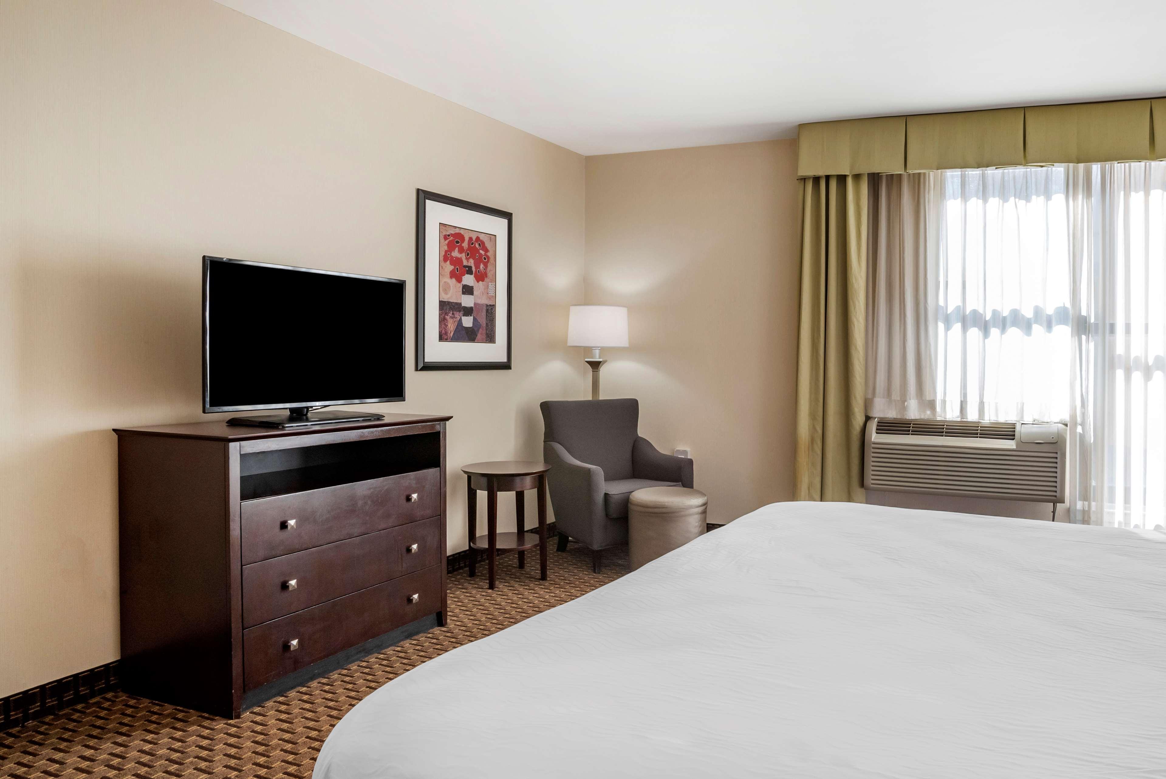 Best Western Plus Philadelphia Airport South - At Widener University Честер Экстерьер фото