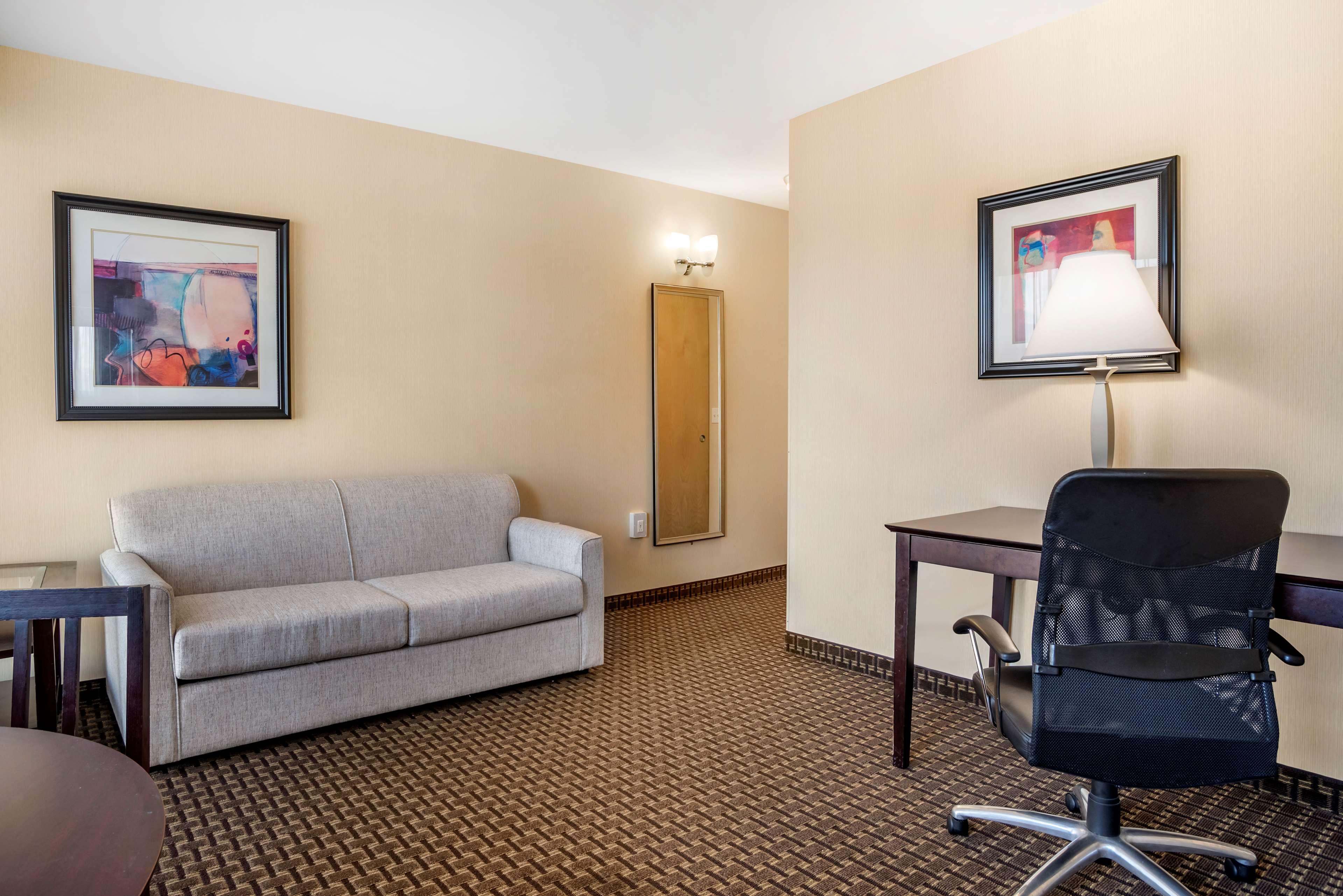 Best Western Plus Philadelphia Airport South - At Widener University Честер Экстерьер фото