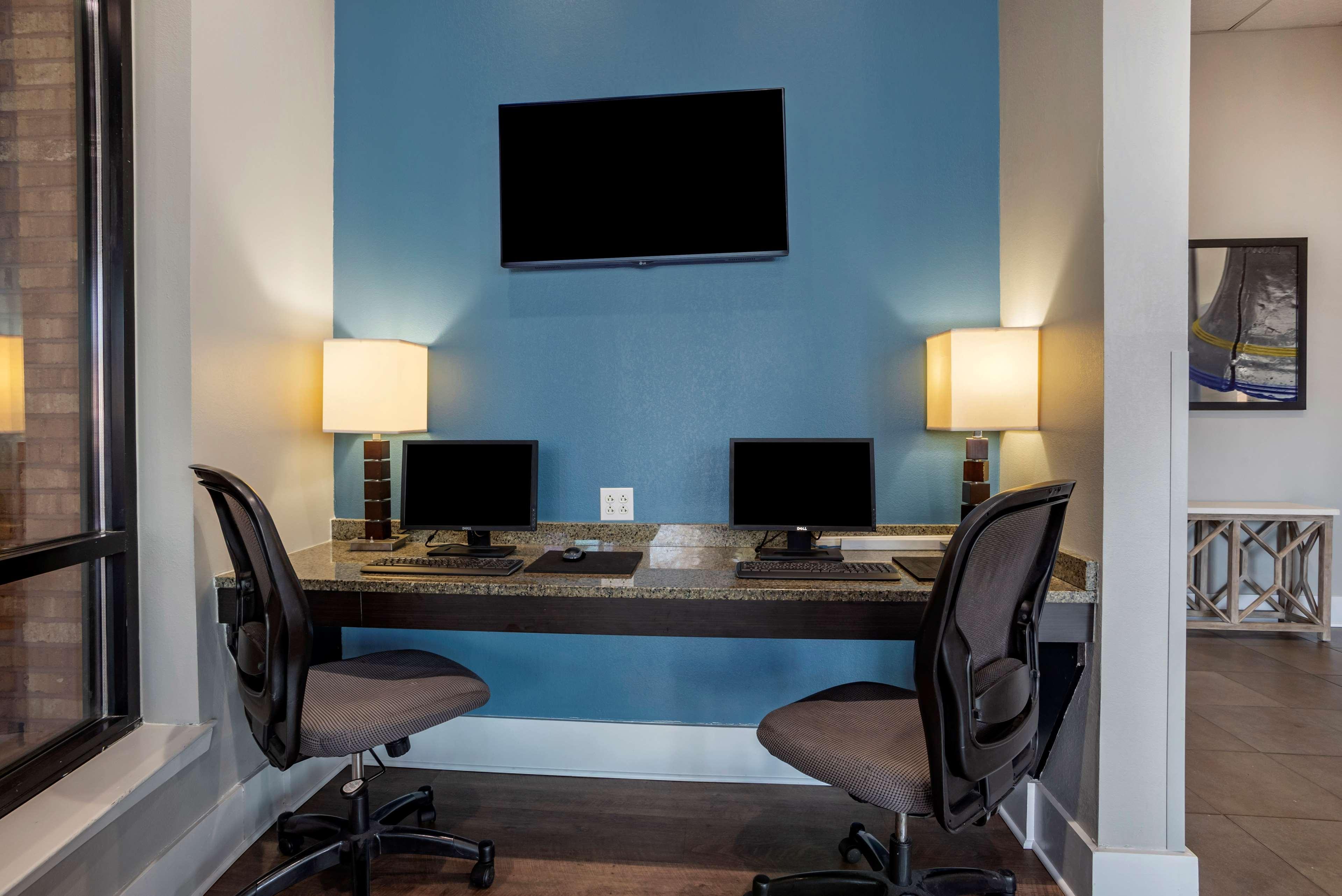 Best Western Plus Philadelphia Airport South - At Widener University Честер Экстерьер фото